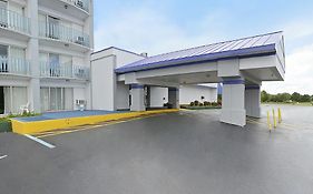 Howard Johnson By Wyndham Saint Joseph Benton Harbor